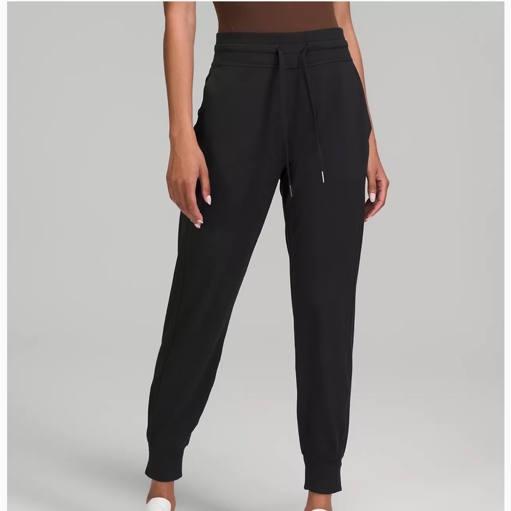 NWT black lululemon ready to rulu HR joggers size 6